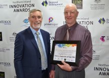 Inverell Shire Mayor Paul Harmon with Agriculture & Horticulture Highly Commended Graeme Rapp of Narrabri.