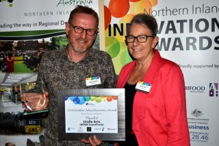 Andrew Parker of Uralla Arts with Telstra’s Wendy Wilks.